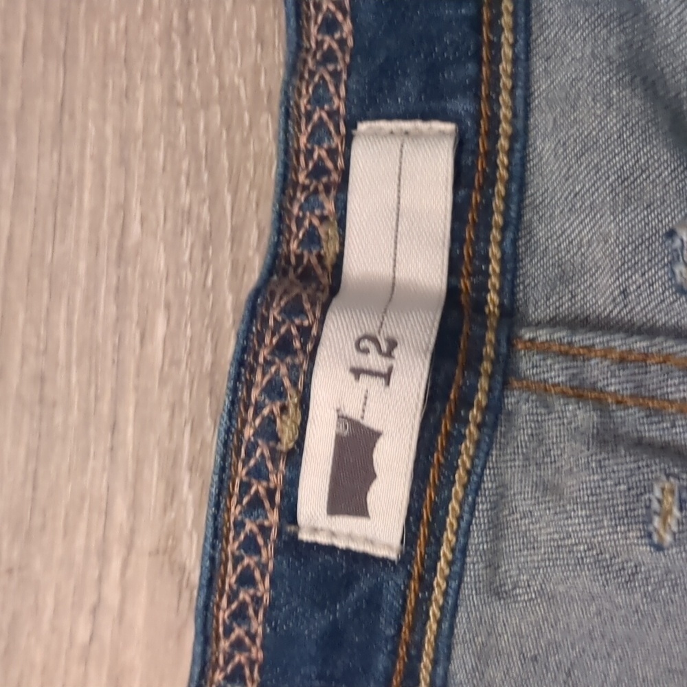 Levi's shorts size 12 - Picture 3 of 6